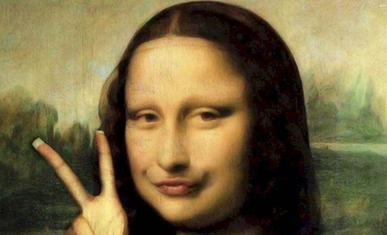 Online identity theft: beware of finger photos